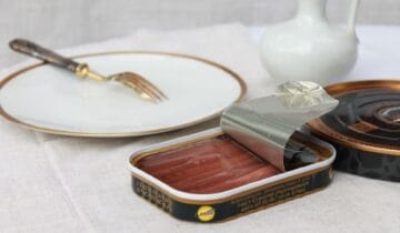 La tradición de las conservas de anchoa: de Italia a Santoña y su impacto en las conservas gourmet
