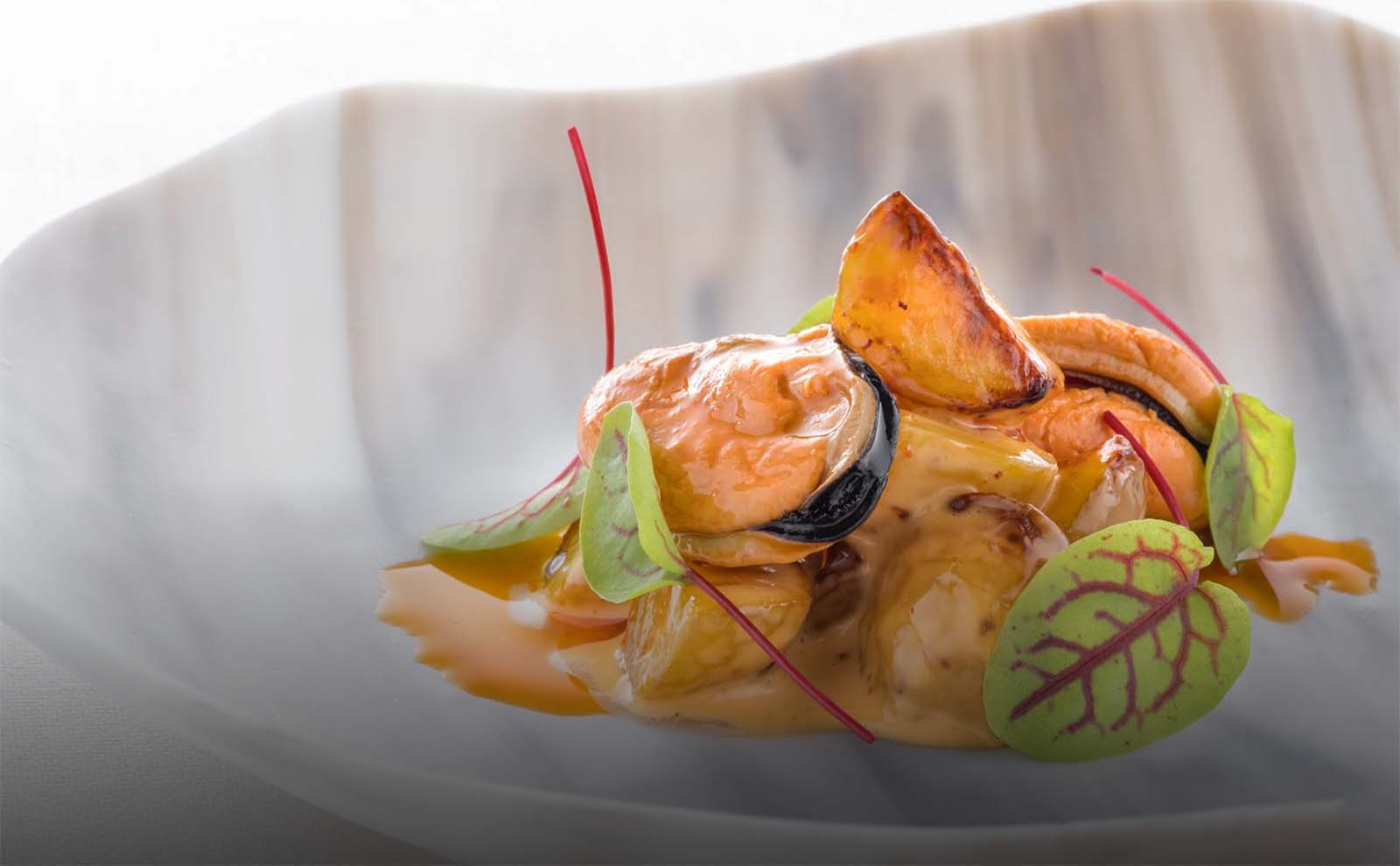 mejillones con patatas bravas